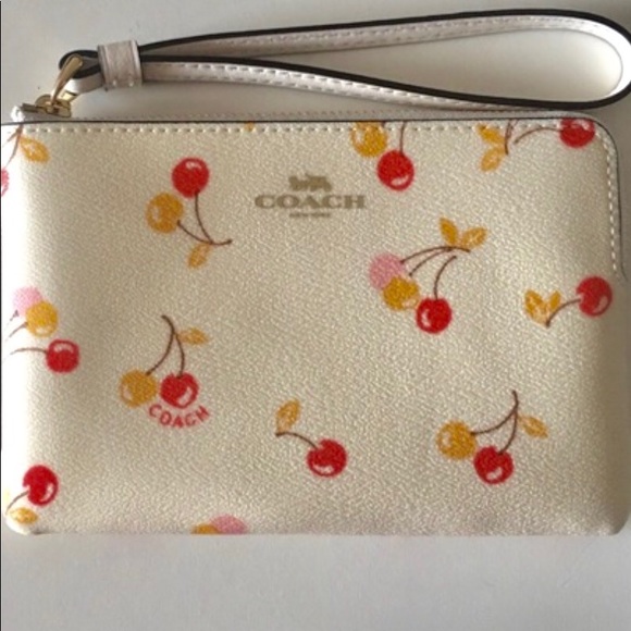 COACH Corner Zip Wristlet Purse Bag Rare - Picture 3 of 4